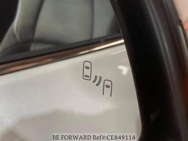 2025 Toyota Harrier — Photo 5