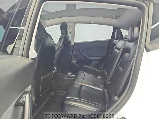2025 Tesla Model Y — Photo 12