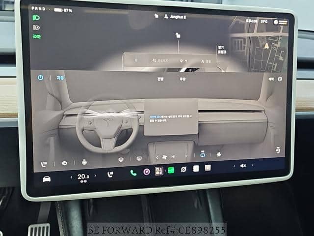 2025 Tesla Model Y — Photo 17