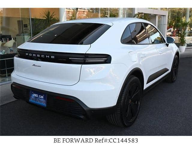 2025 Porsche MACAN — Photo 4
