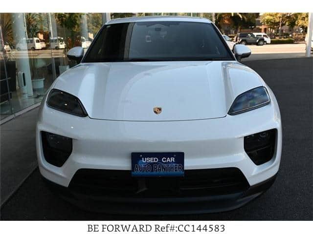 2025 Porsche MACAN — Photo 18