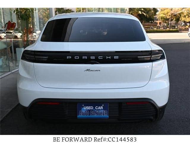 2025 Porsche MACAN — Photo 19