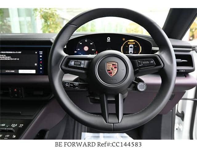 2025 Porsche MACAN — Photo 8