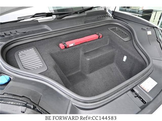 2025 Porsche MACAN — Photo 17