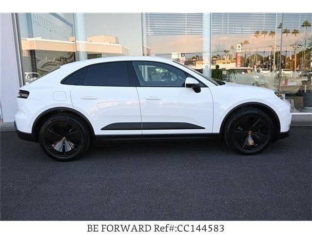 2025 Porsche MACAN — Photo 5