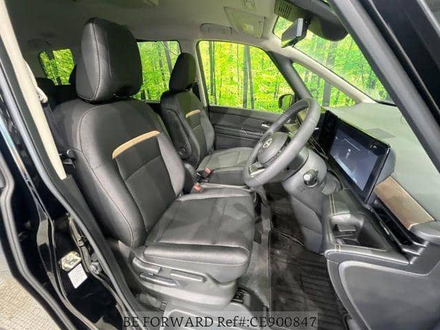 2025 Nissan Serena — Photo 9